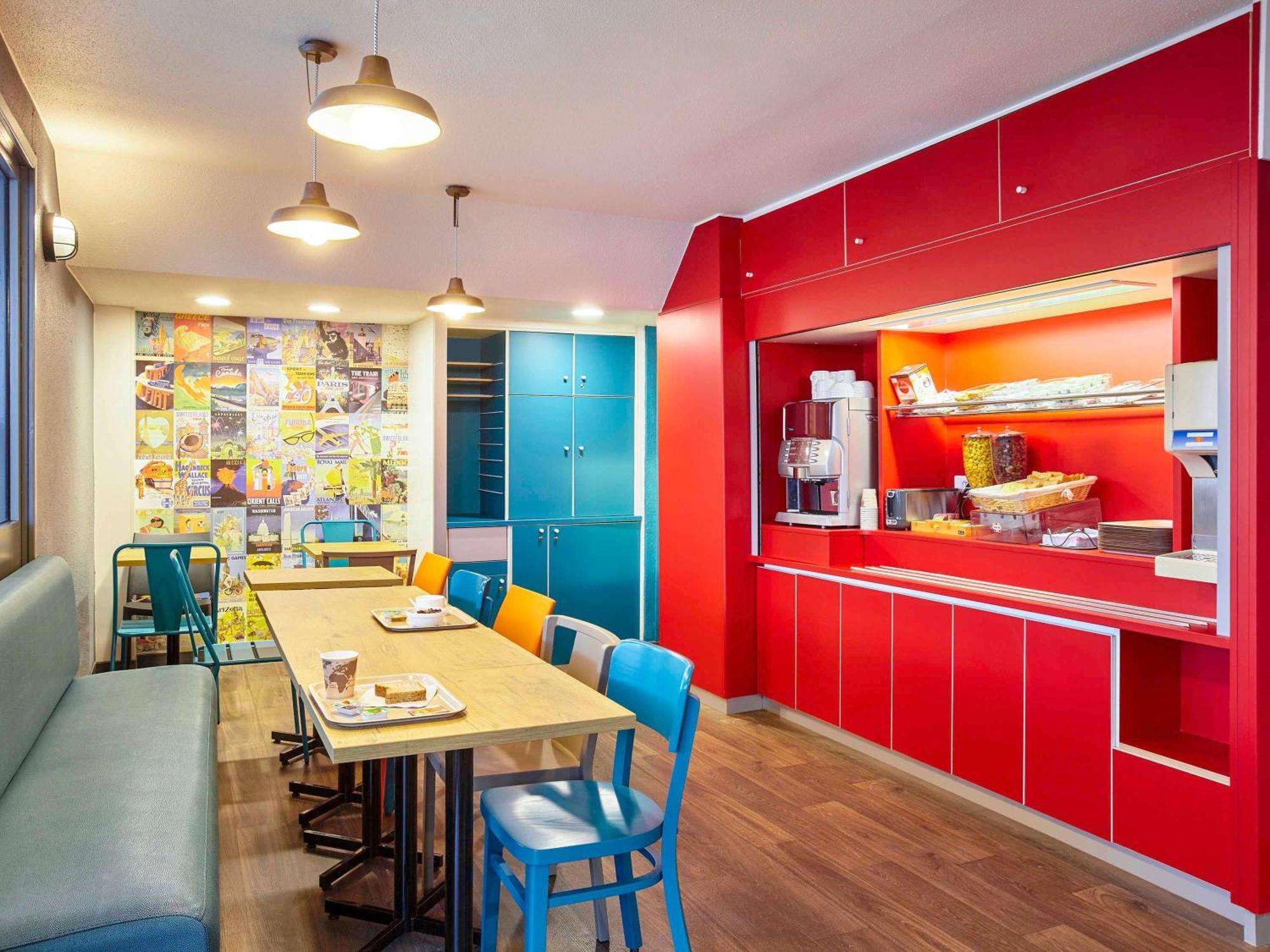 Hotelf1 Villeneuve Loubet Bagian luar foto