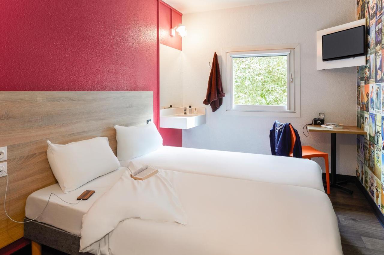 Hotelf1 Villeneuve Loubet Bagian luar foto